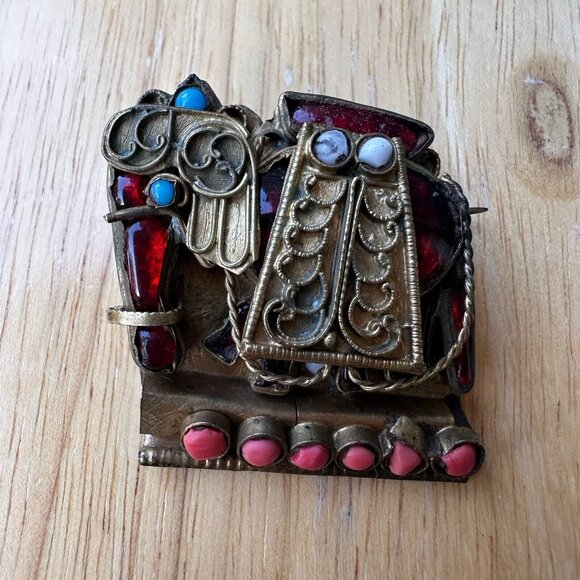 Antique Tibetan Brooch Pin 1.25" Elephant Coral Turquoise Glass‎ Brass C Clasp - Picture 8 of 11